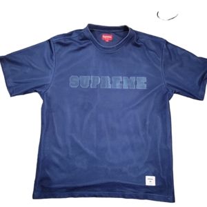 Authentic Supreme jersey tee size medium